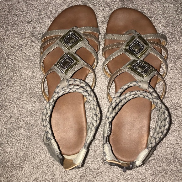 Flats - Picture 1 of 2